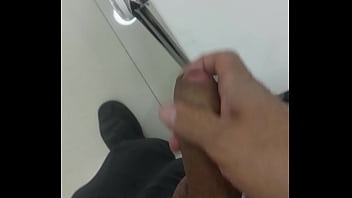 Masturbandome En El Trabajo