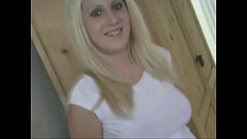Julia – She Needs Her Butt Plug