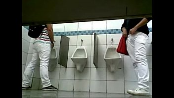 Pegaç_ã_o Em Banheiro De Supermercado 7 Pegaç_ã_o Em Banheiro De Supermercado 7