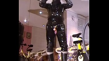 Roxina2002BigCockPlayInPVC031002.WMV Roxina2002BigCockPlayInPVC031002.WMV