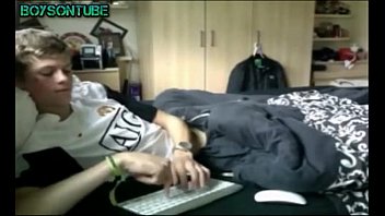 Webcam Shows Ass And Cums