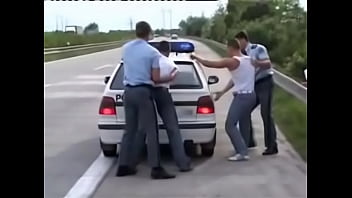 Preso Se Deja Comer Del Policia Preso Se Deja Comer Del Policia