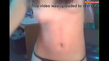 Amateur Webcam – Teen Slut In Really Heat Shows Her Slit