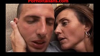 ITALIAN MILF MATURE MOM – MAMMA ARRAPATA SCOPA RAGAZZO ITALIAN MILF MATURE MOM – MAMMA ARRAPATA SCOPA RAGAZZO