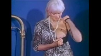 Busty Grandma Gives An Amazing Show Busty Grandma Gives An Amazing Show