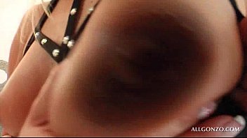 Blonde Temptress Flashing Her Smashing Cunt And Boobies