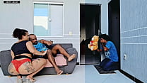 Meu Namorado Bobo Me Trouxe Um Presente Romantico E Mim Encontrou Fodendo Seu Irmao No Dia Dos Namorados Eu Prefiro Um Pau Grande No Cu