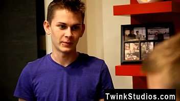 Amazing Twinks Kirk Taylor Has Arrived For Dinner And His Adorable,