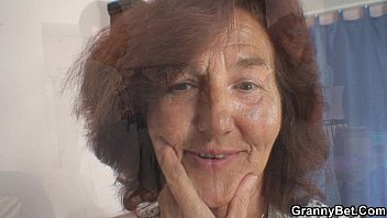 Sewing Old Women Swallows Customer'_s Cock Sewing Old Women Swallows Customer'_s Cock