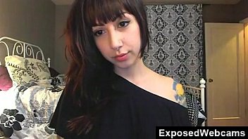 Evelyn Masturbating In The Tube