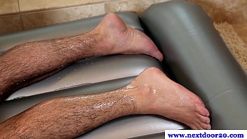 Athletic Gays Play With Warm Oil Athletic Gays Play With Warm Oil