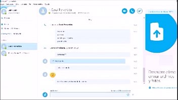 Una Muestra A Un Chico Del Twitter Por Skype