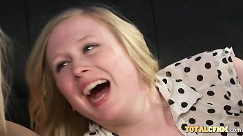 Girls Take Turns Giving A Blowjob Girls Take Turns Giving A Blowjob
