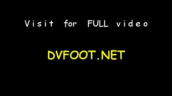 Hotty Offers Her Feet To Dude